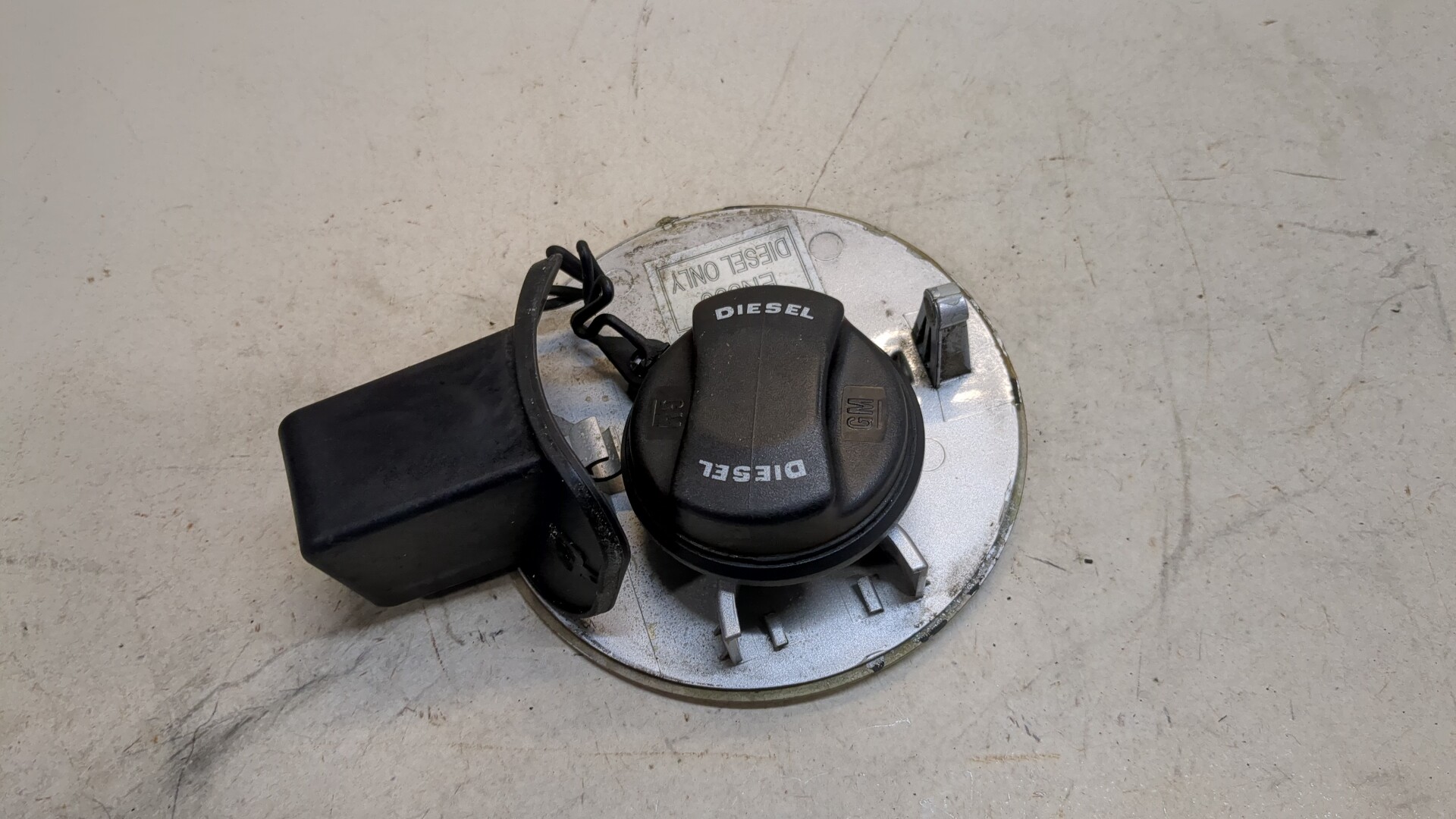 Лючок бензобака