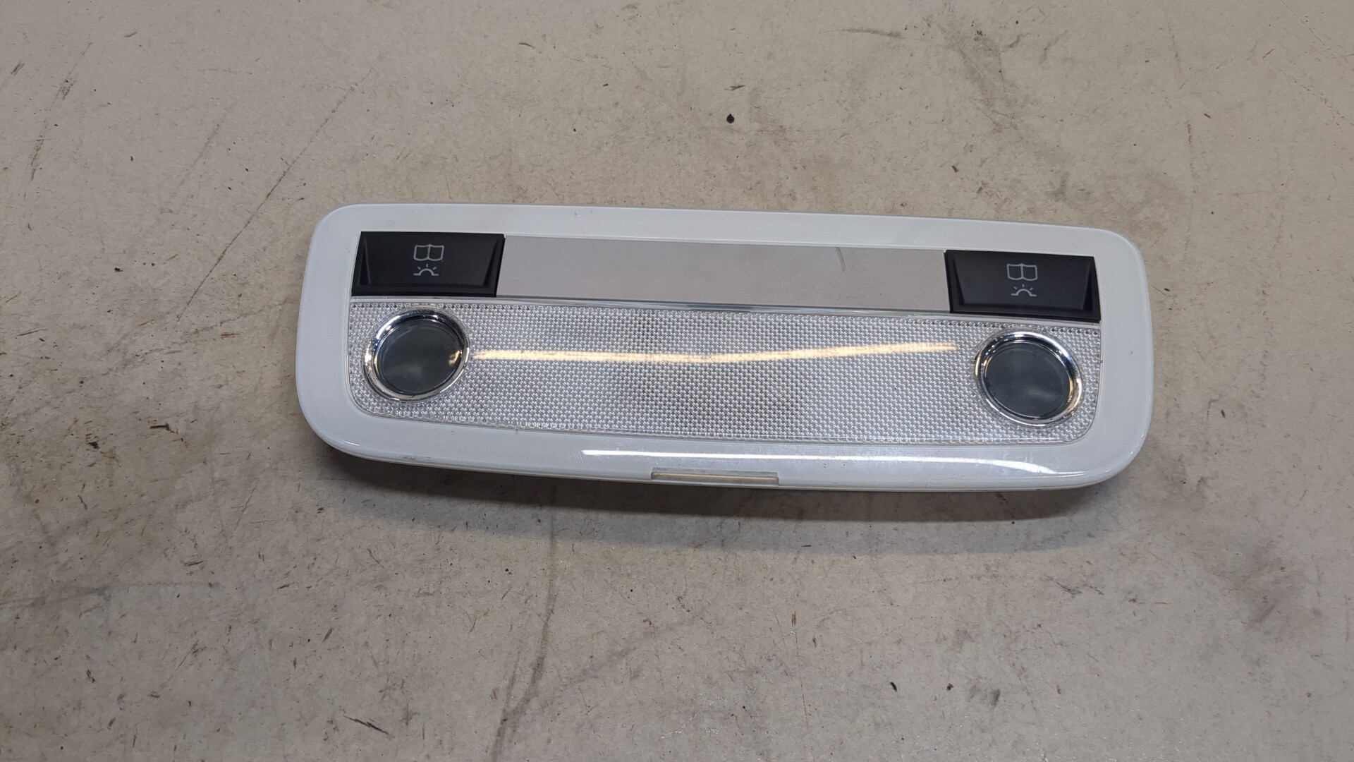 Плафон салонный