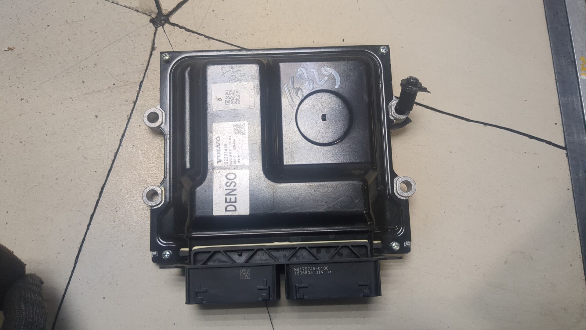 Блок управления двигателем