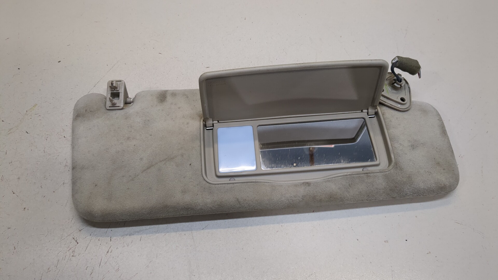 Козырек солнцезащитный