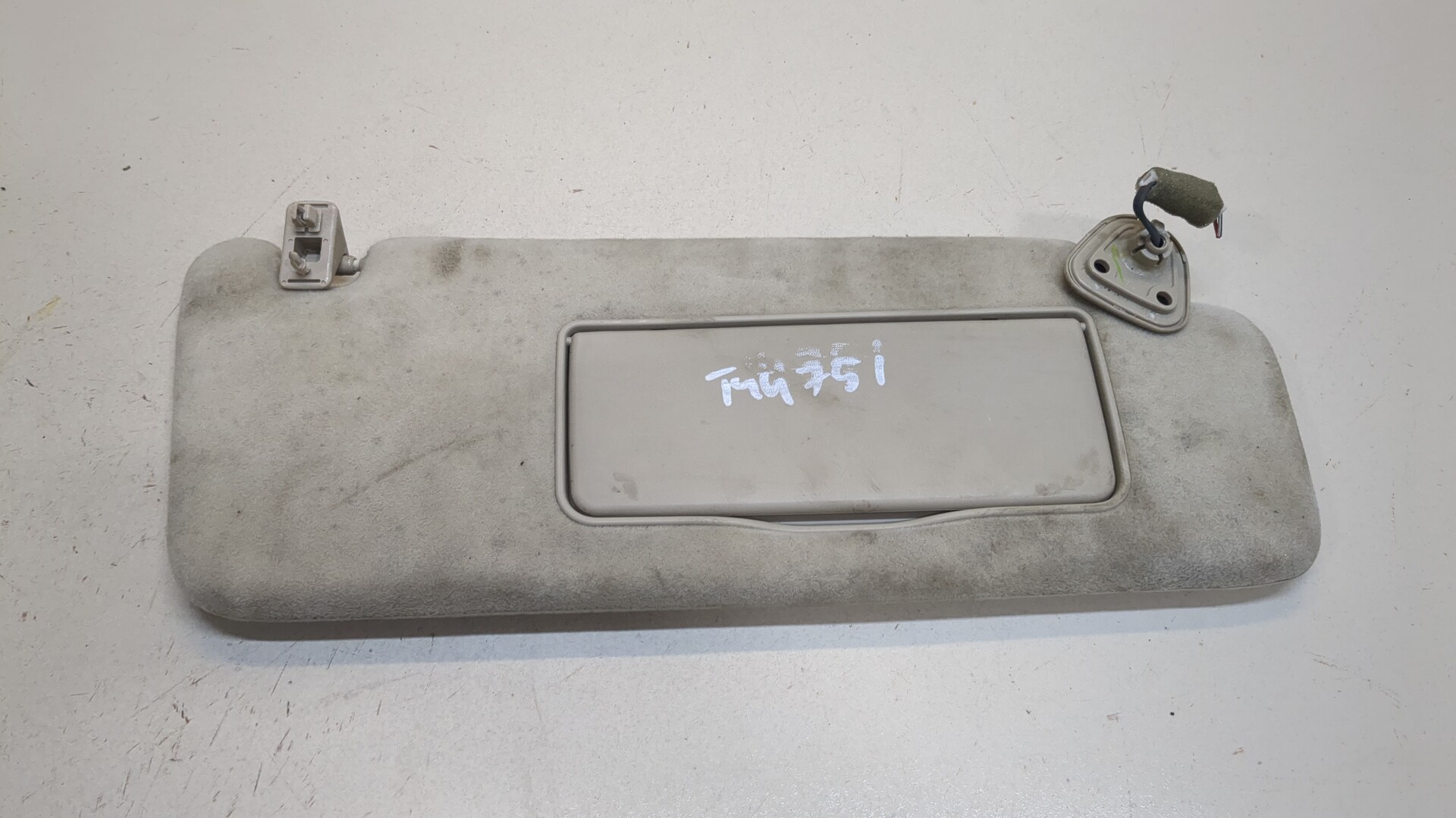 Козырек солнцезащитный