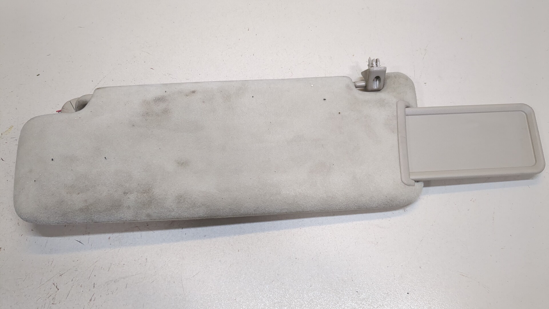 Козырек солнцезащитный