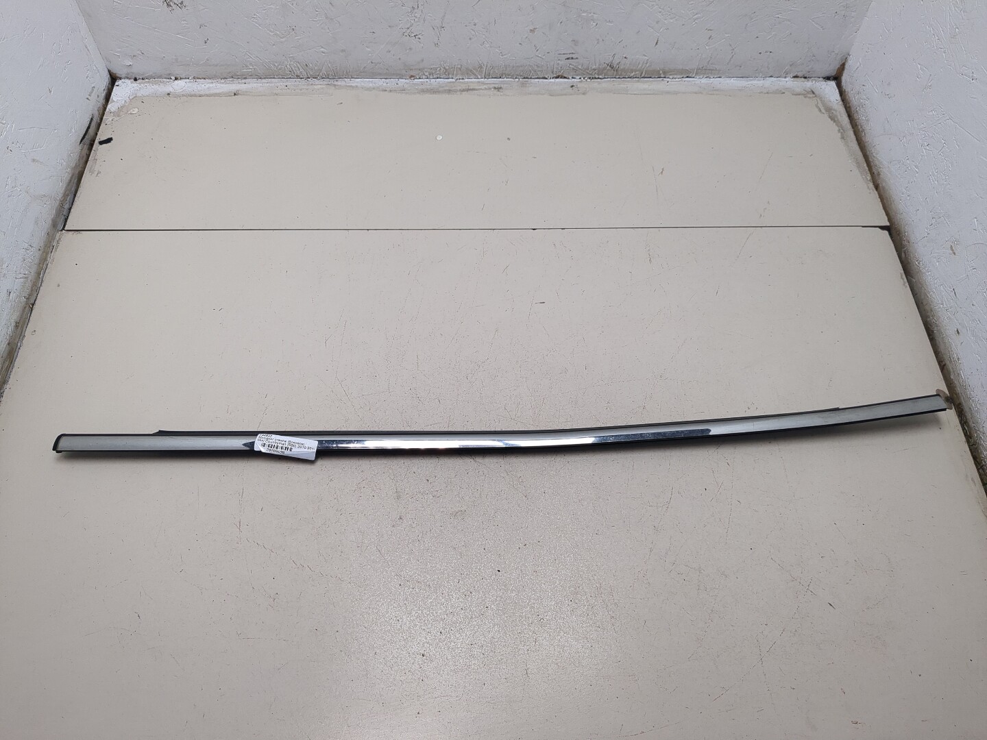 Накладка стекла заднего правого