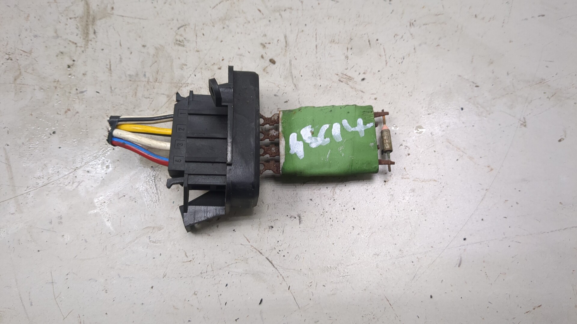 Резистор отопителя