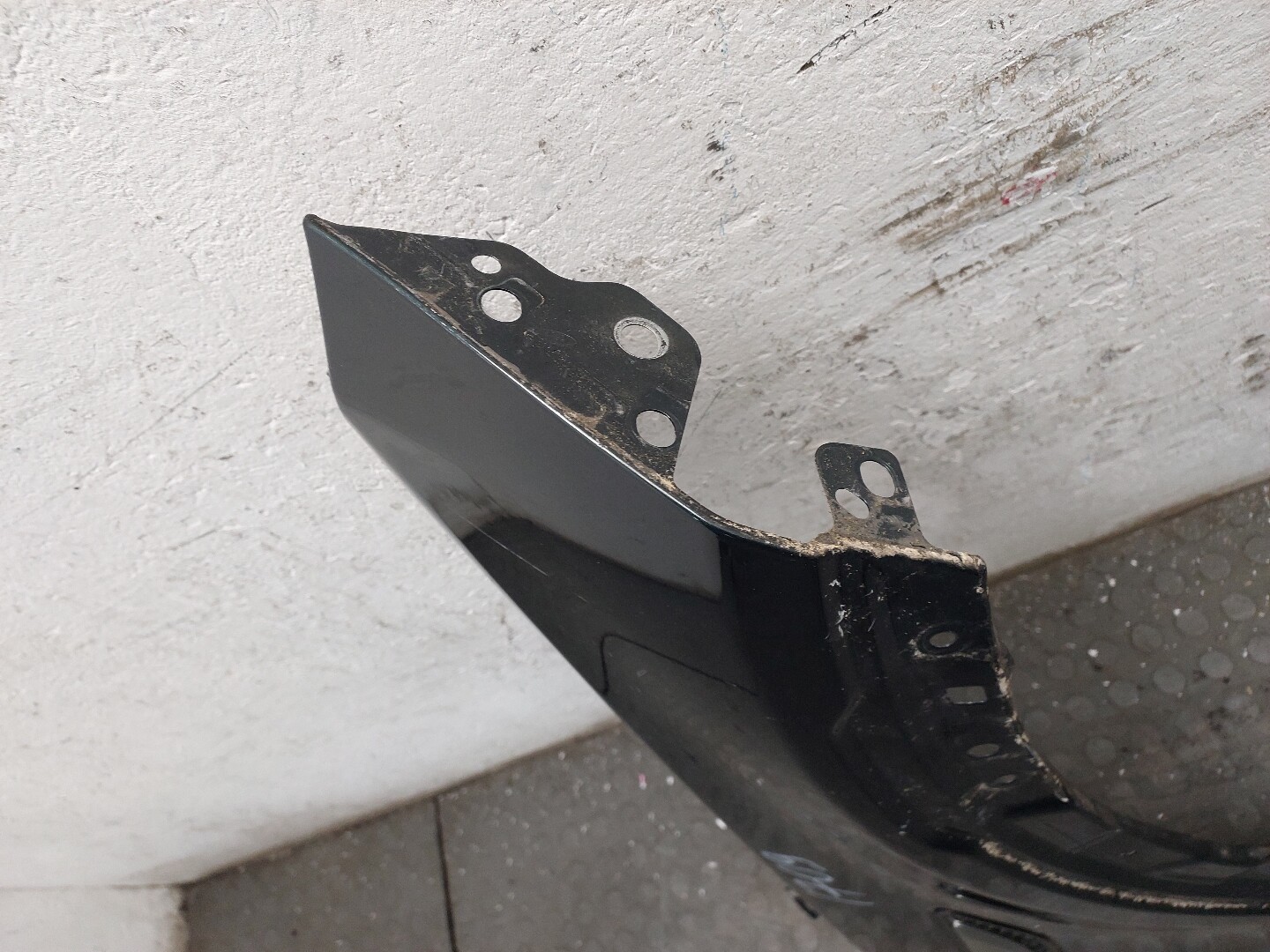 Крыло переднее правое