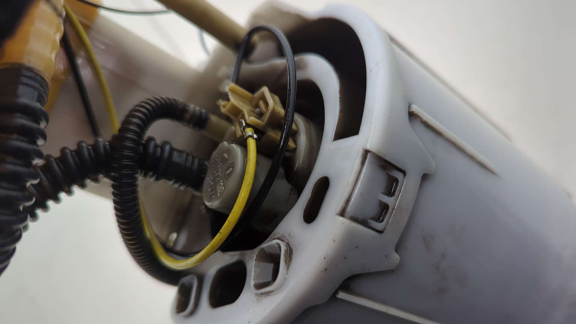 Насос топливный электрический