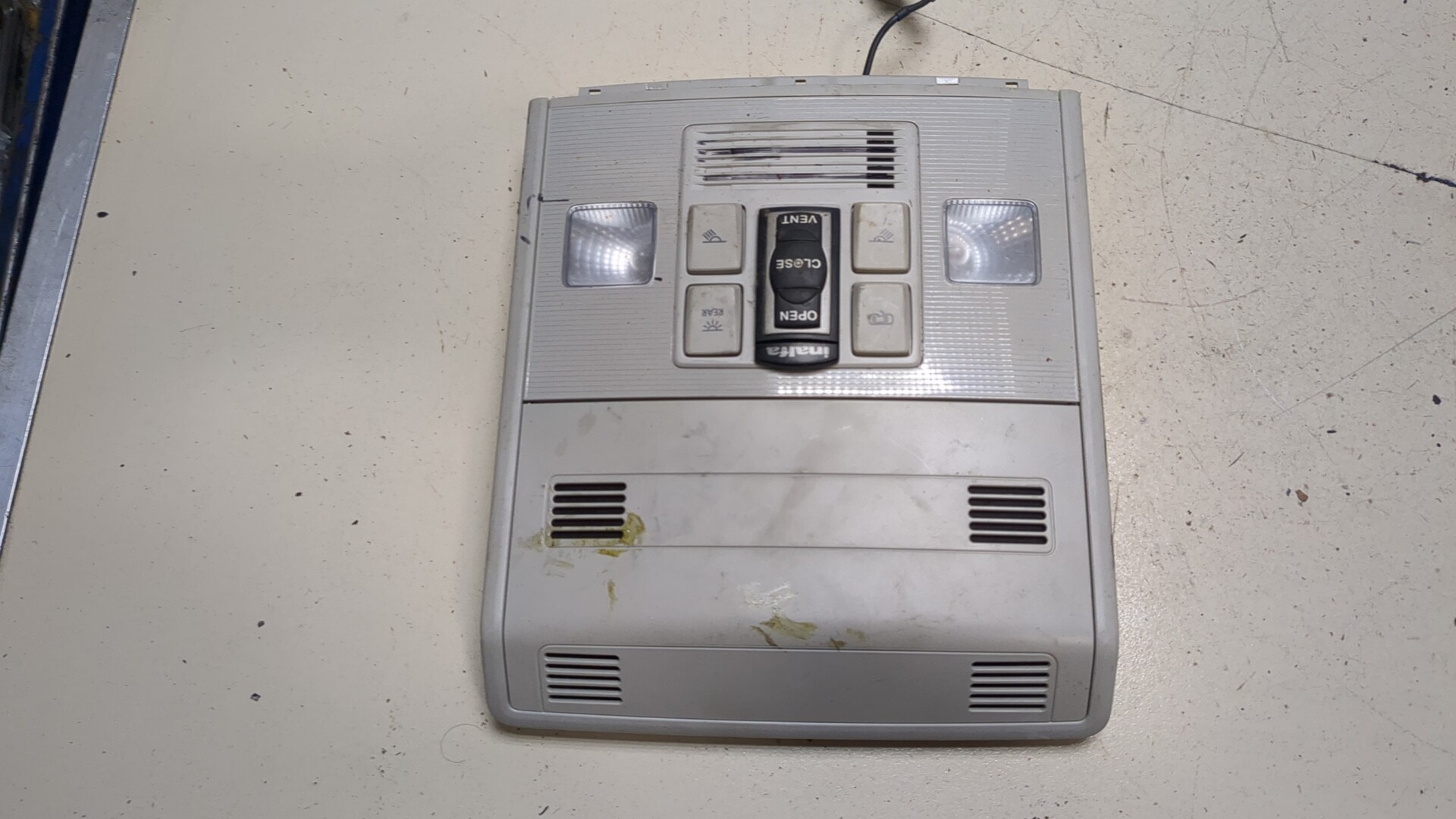 Плафон салонный