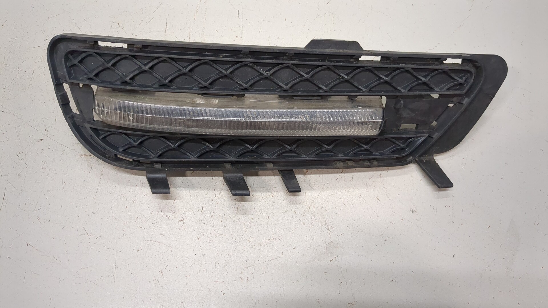 Фара противотуманная левая