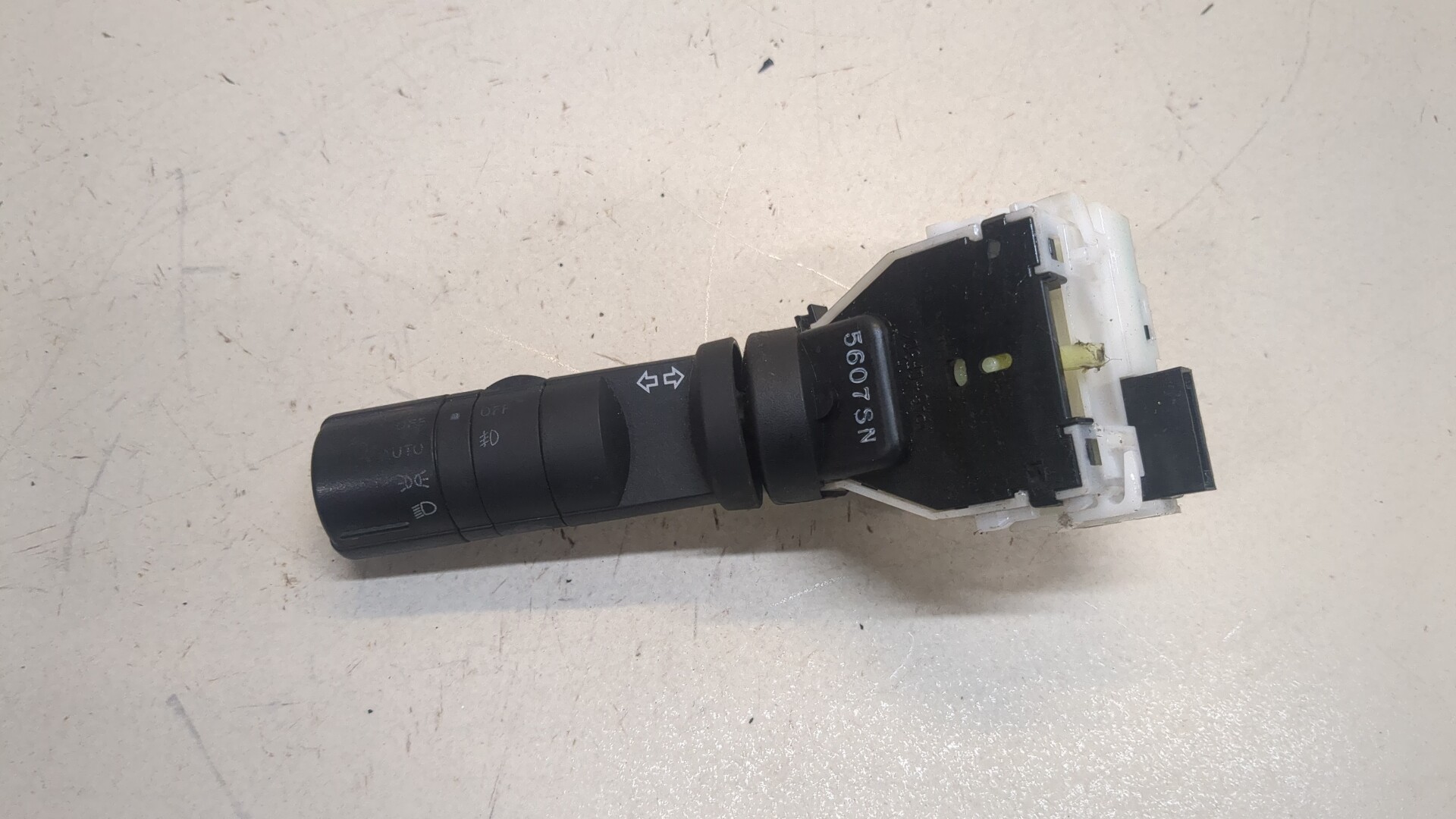 Переключатель поворотов подрулевой