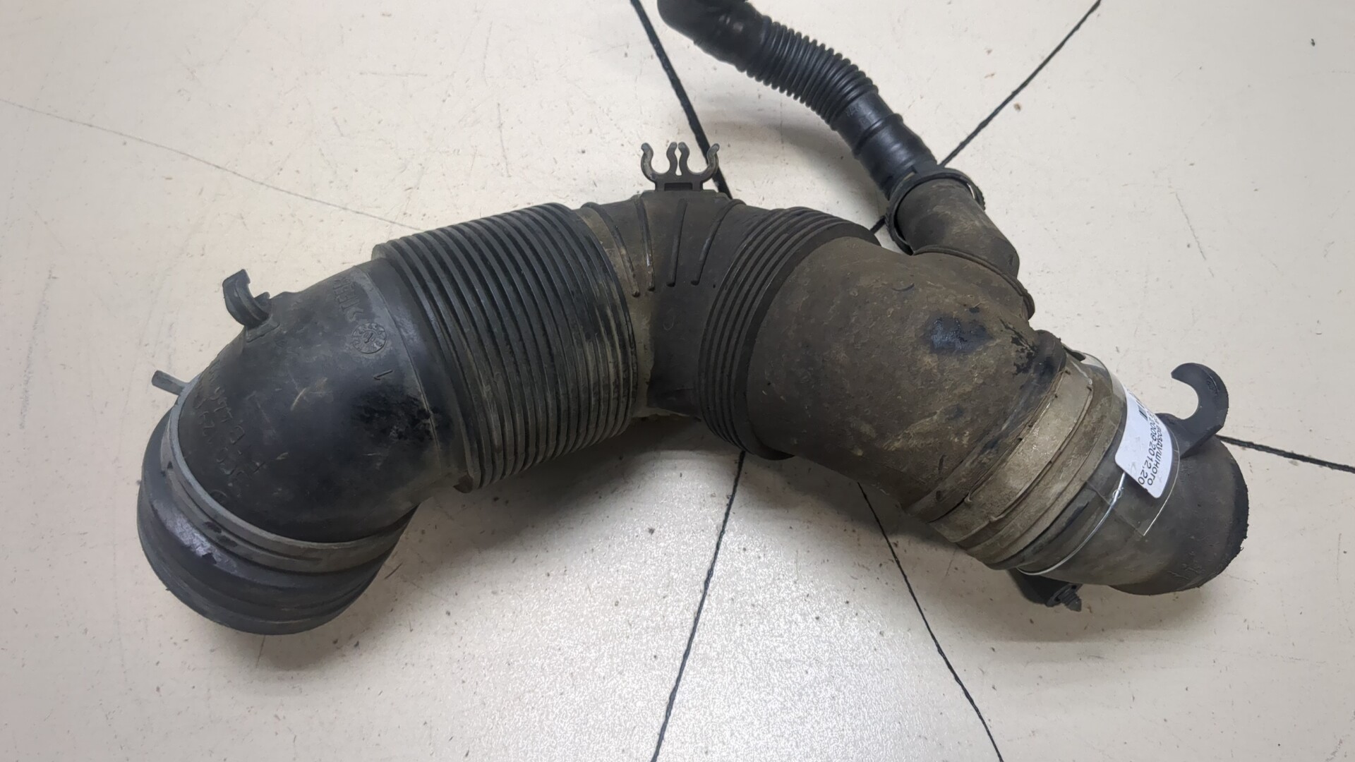 Патрубок воздушного фильтра