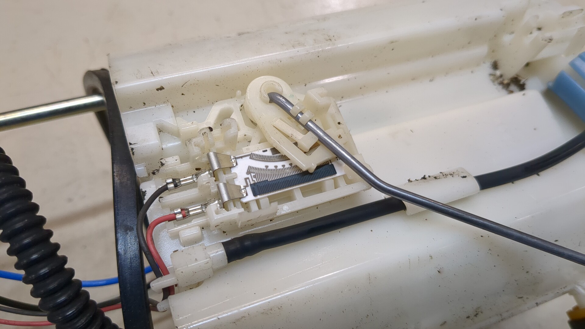 Насос топливный электрический