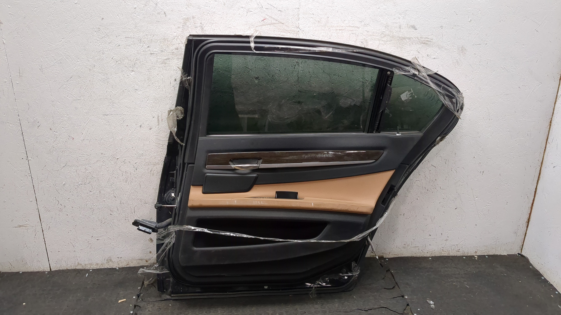 Дверь задняя правая