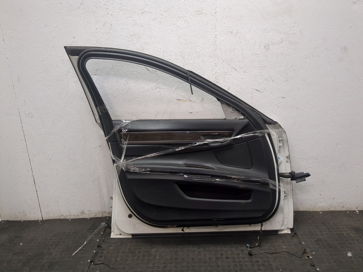 Дверь передняя левая