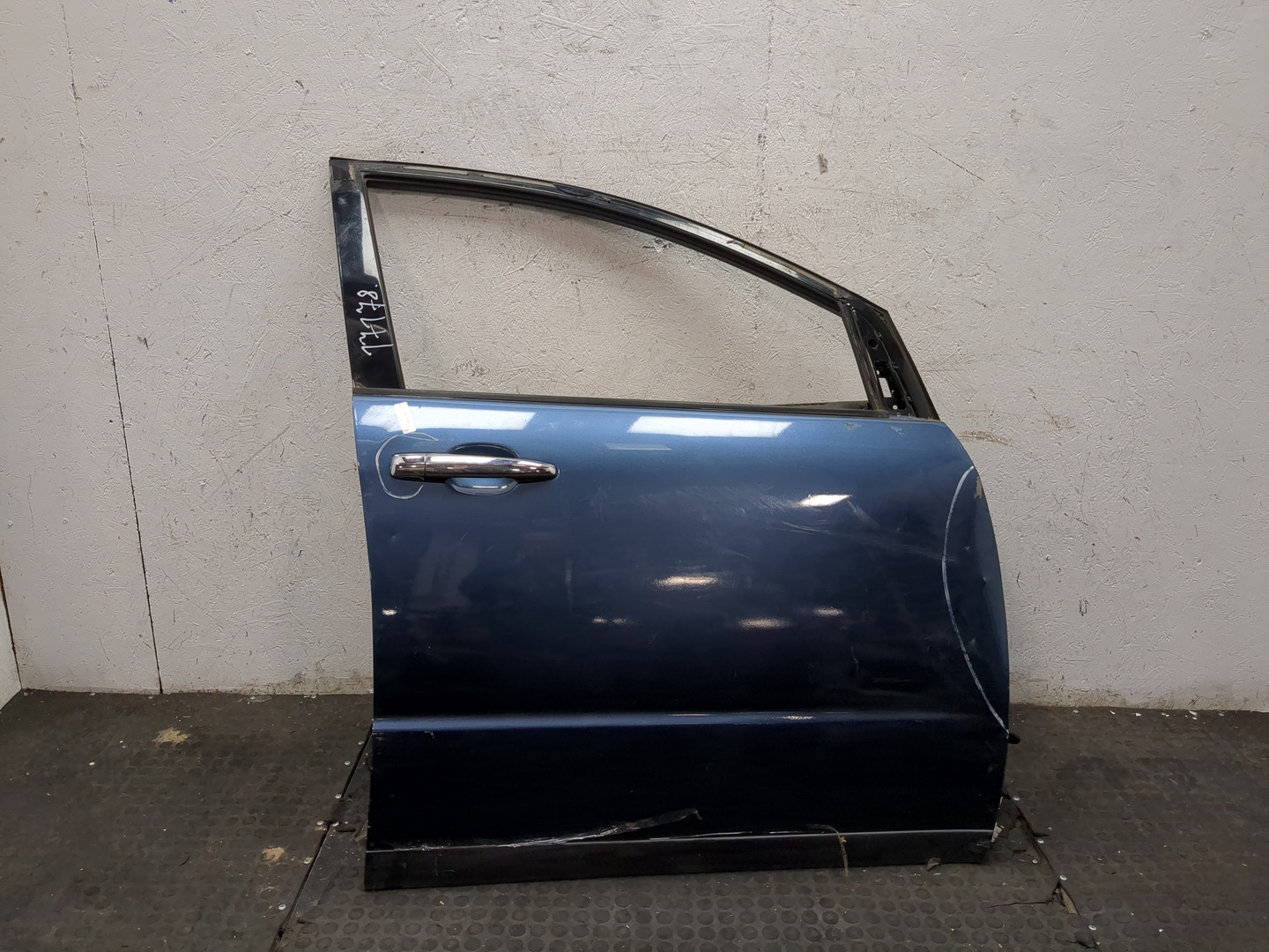 Дверь передняя правая