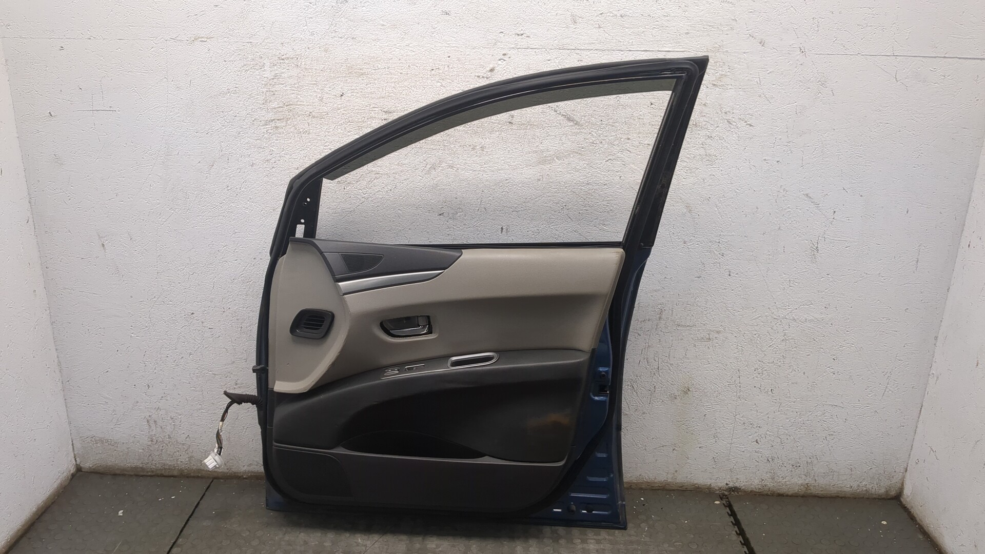 Дверь передняя правая