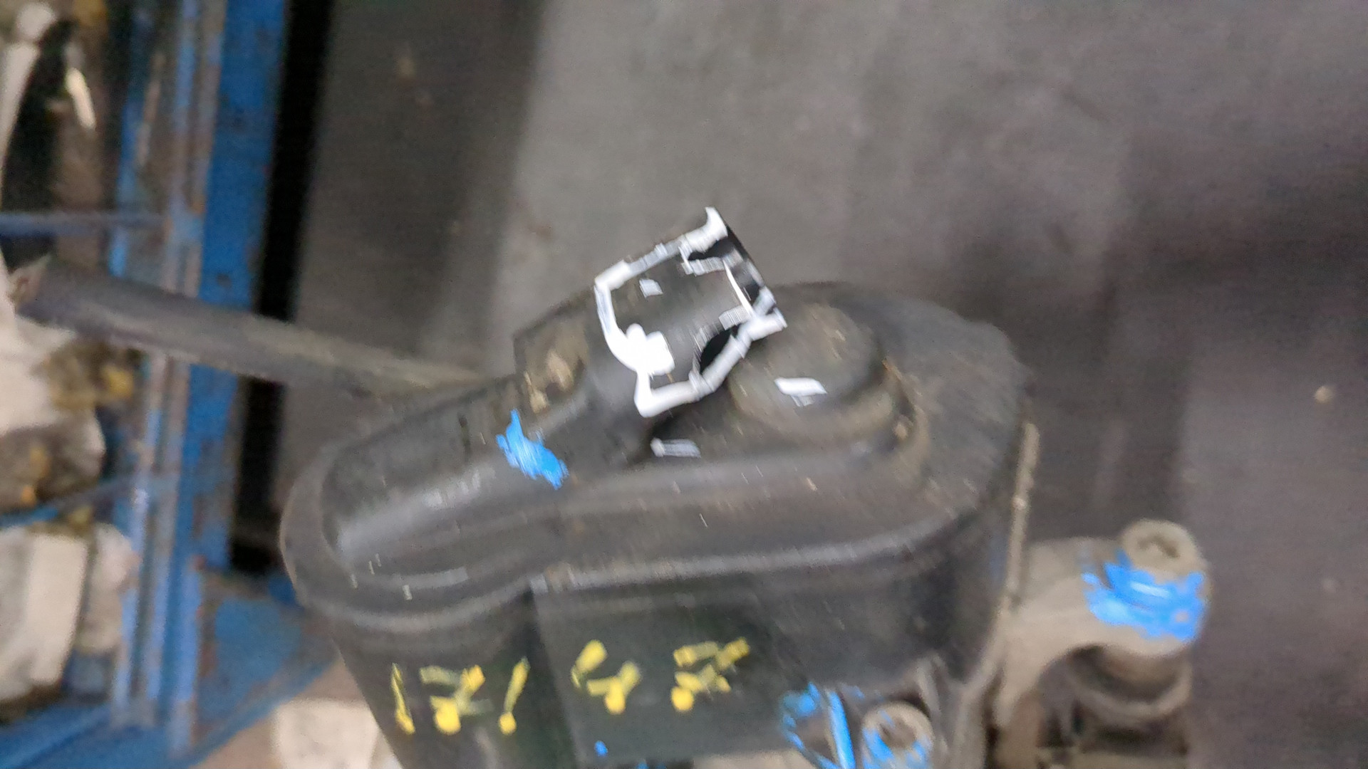 Суппорт задний левый