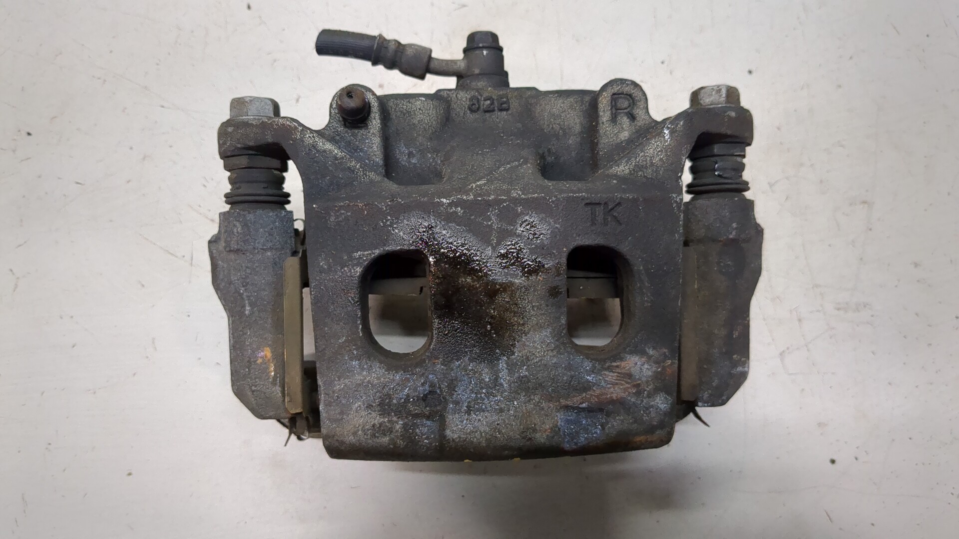 Суппорт передний правый