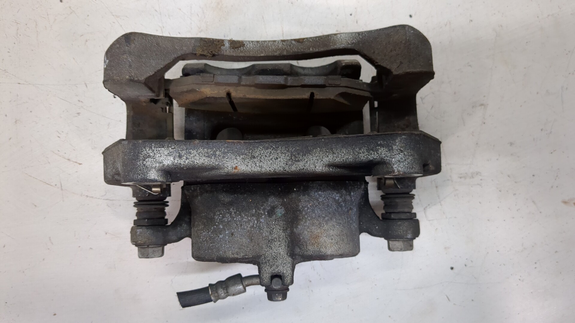 Суппорт передний правый