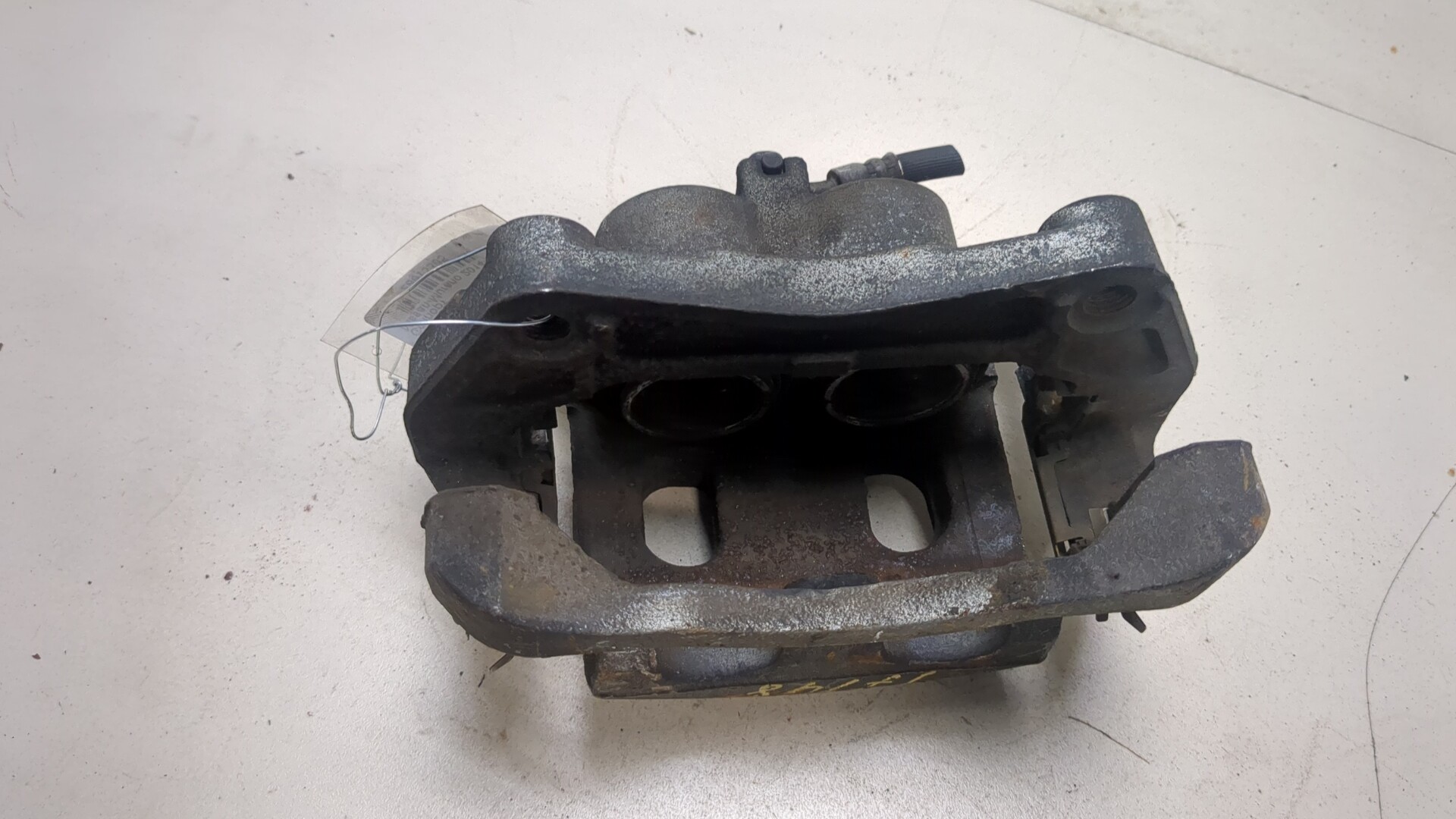 Суппорт передний правый