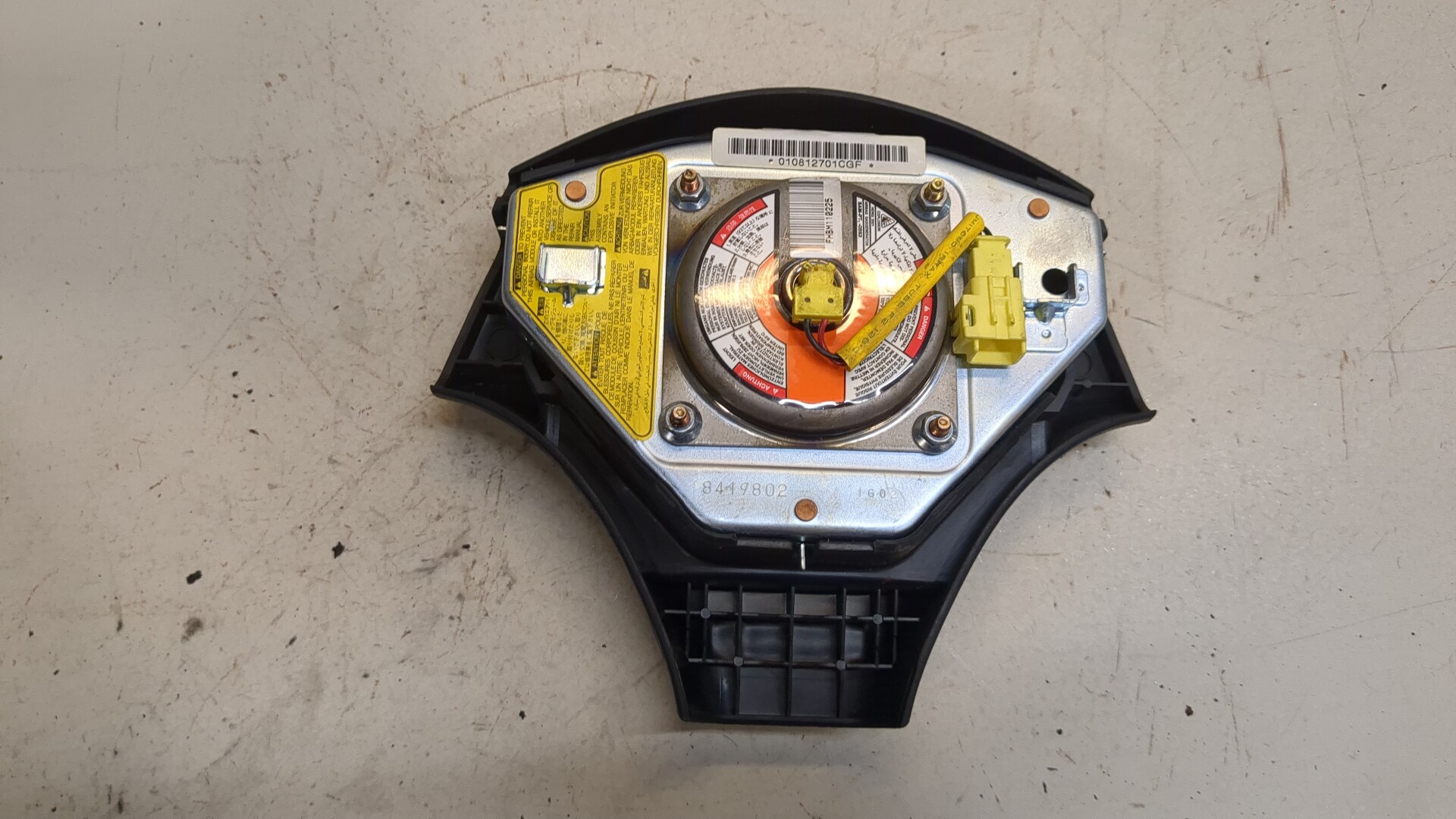 Подушка безопасности в рулевое колесо