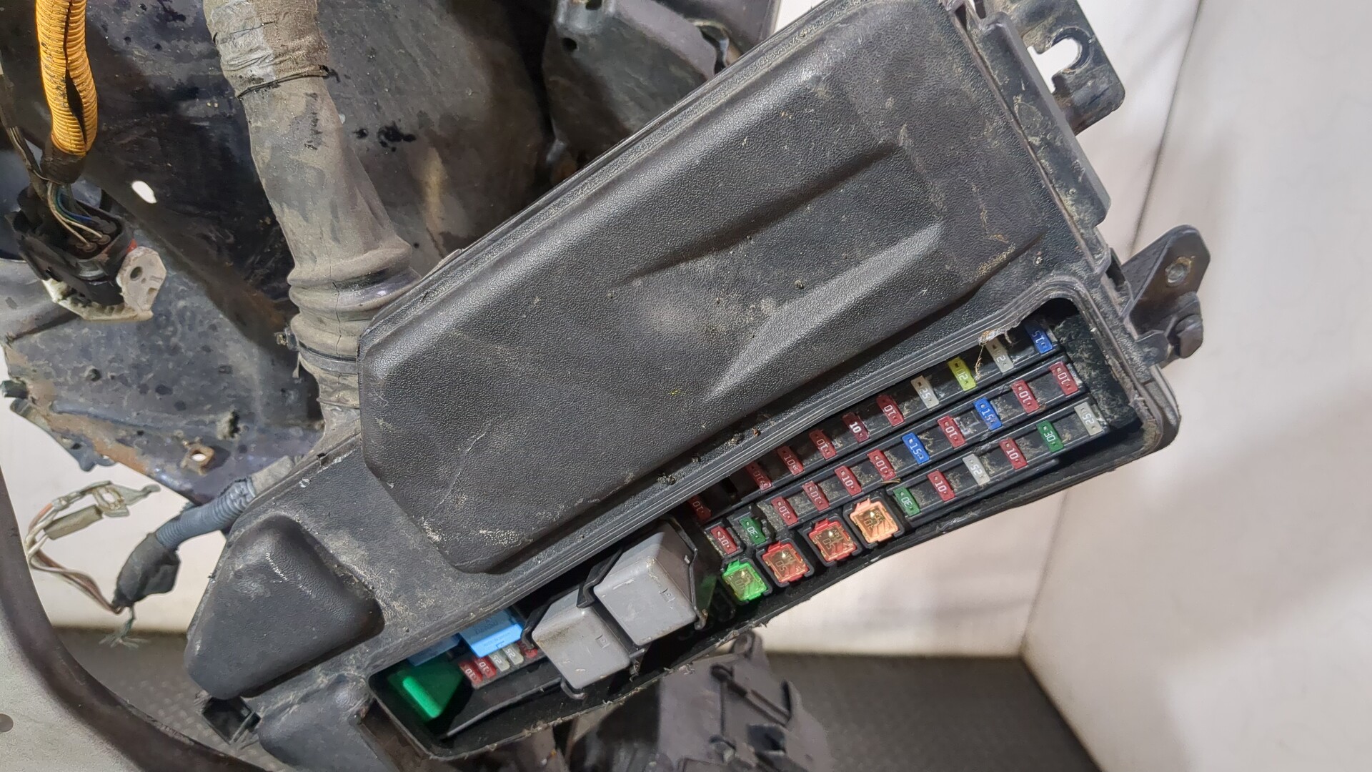 Лонжерон передний правый