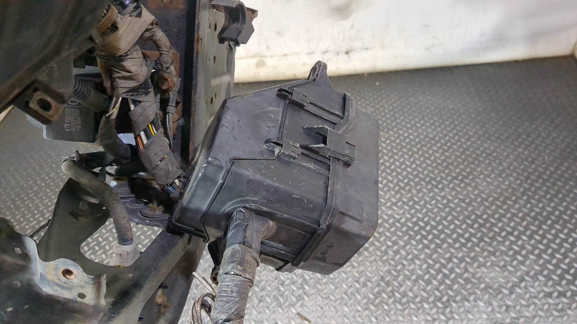 Лонжерон передний правый