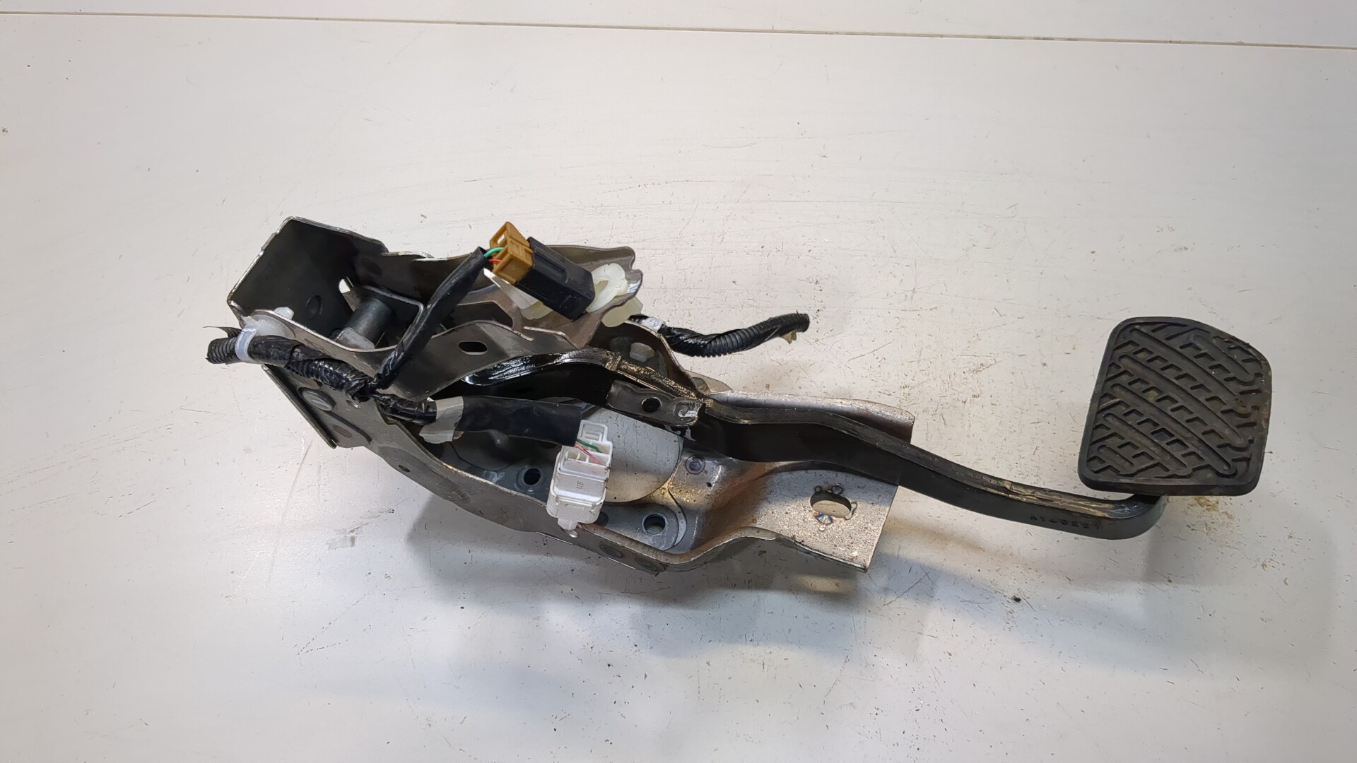 Педаль тормоза