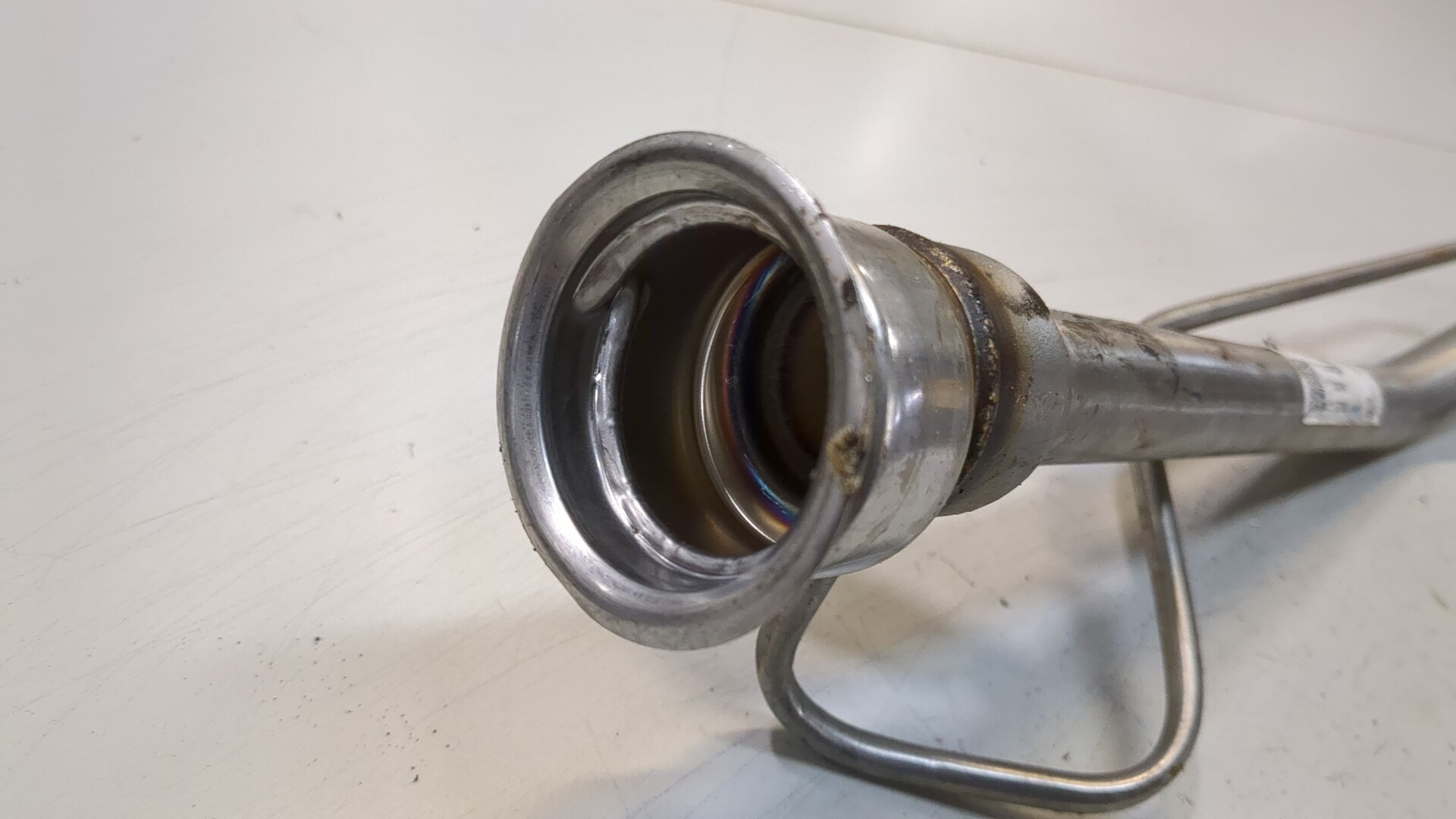 Горловина топливного бака