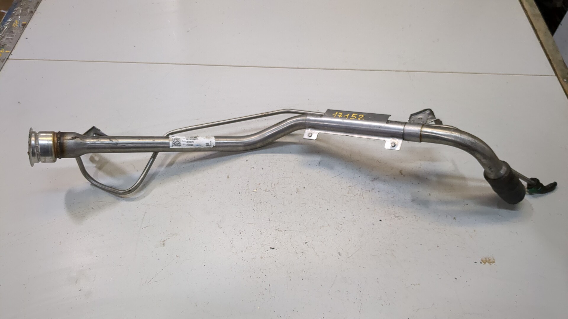 Горловина топливного бака