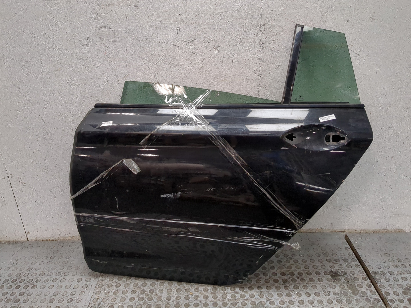 Дверь задняя левая