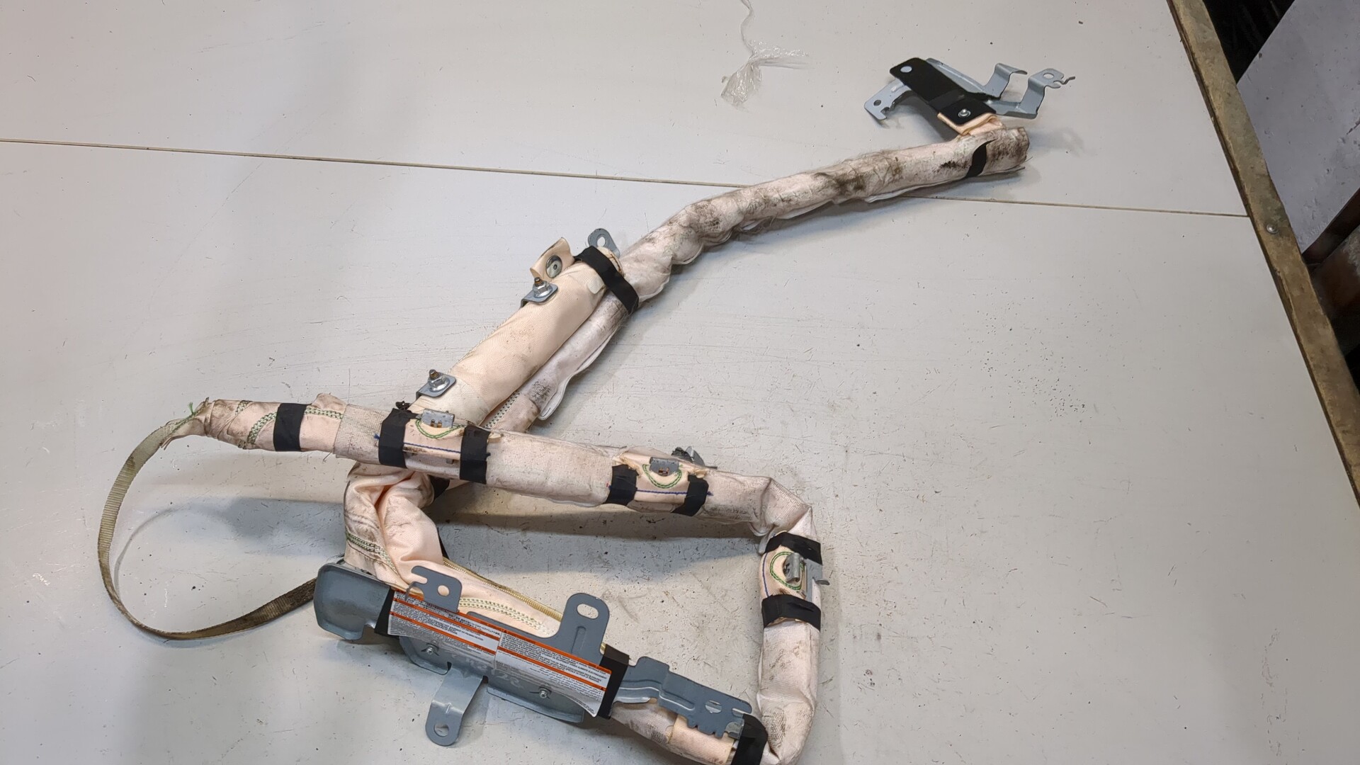 Подушка безопасности боковая (шторка)