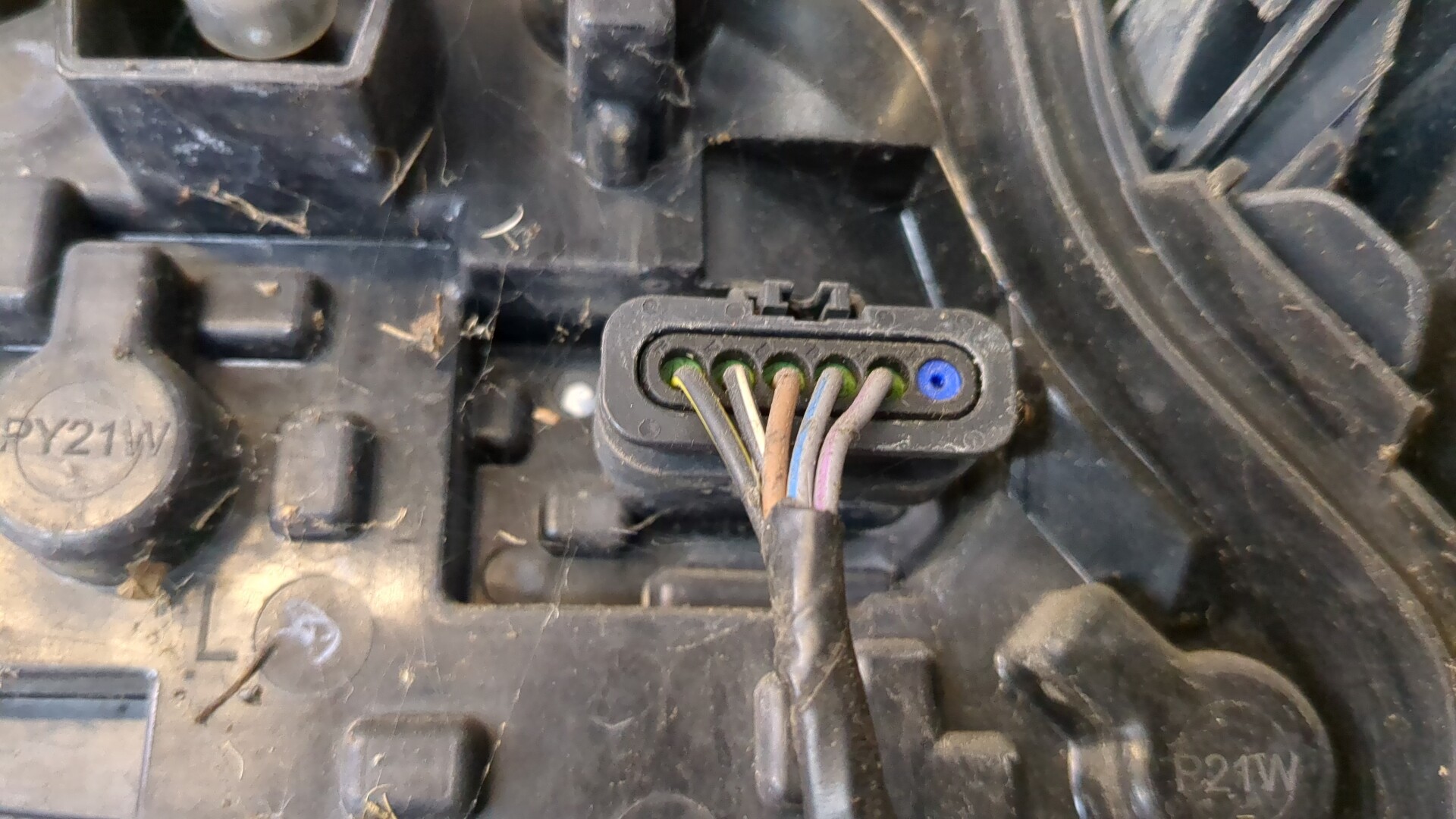 Фонарь задний левый