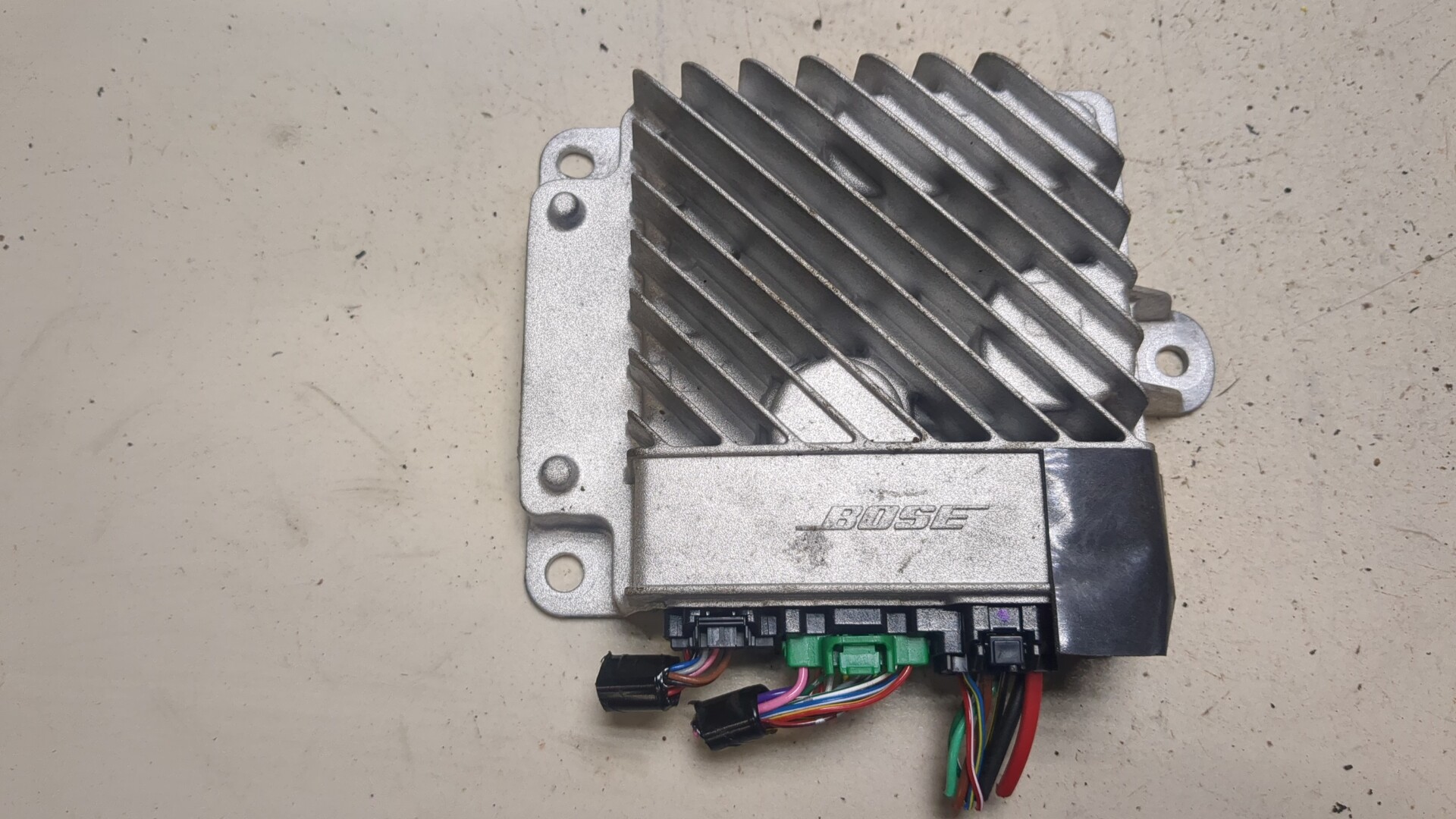 Усилитель акустической системы