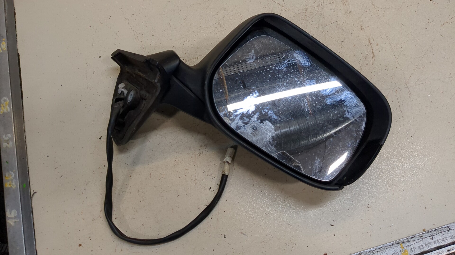 Зеркало правое электрическое