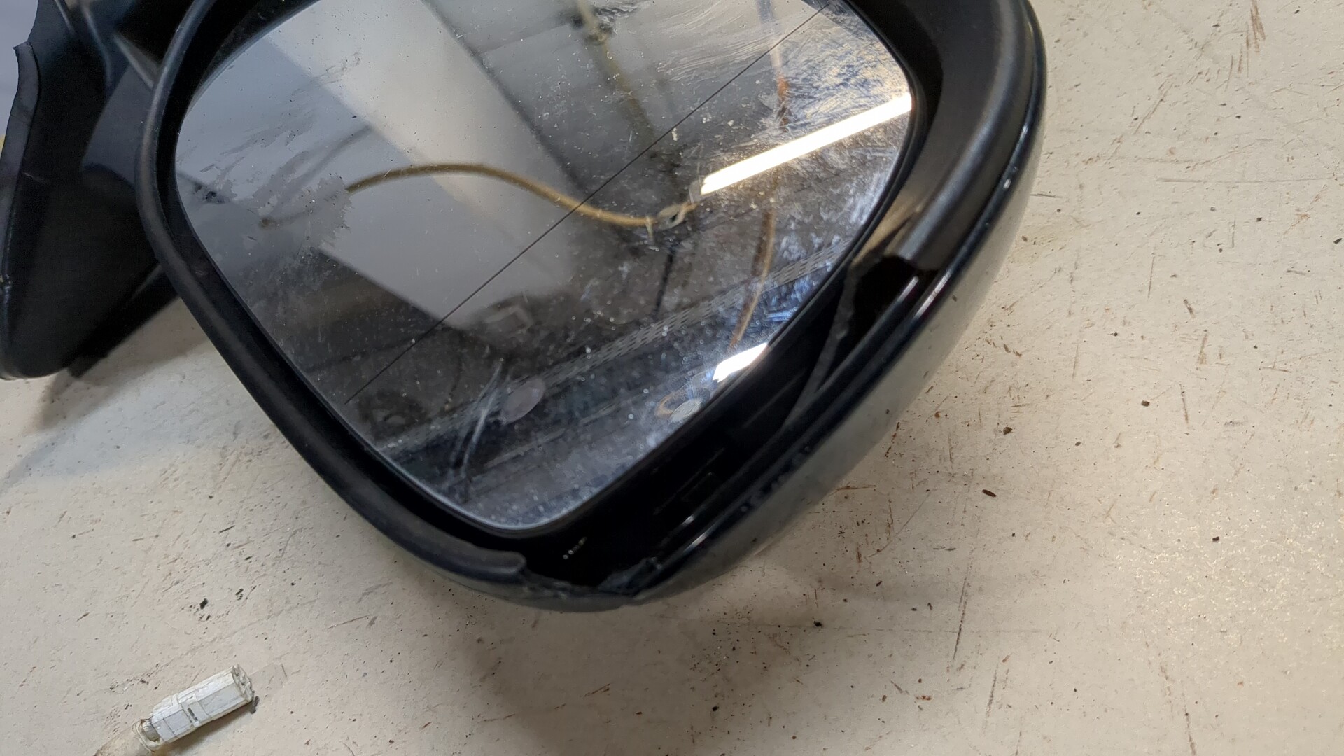 Зеркало правое электрическое