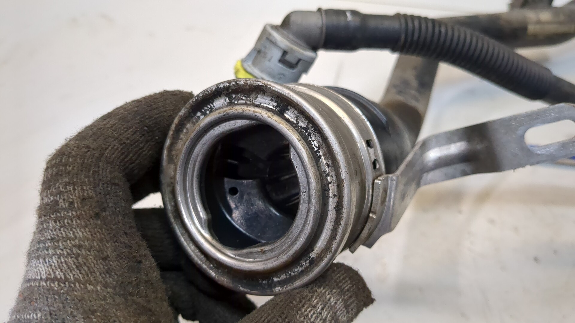 Горловина топливного бака