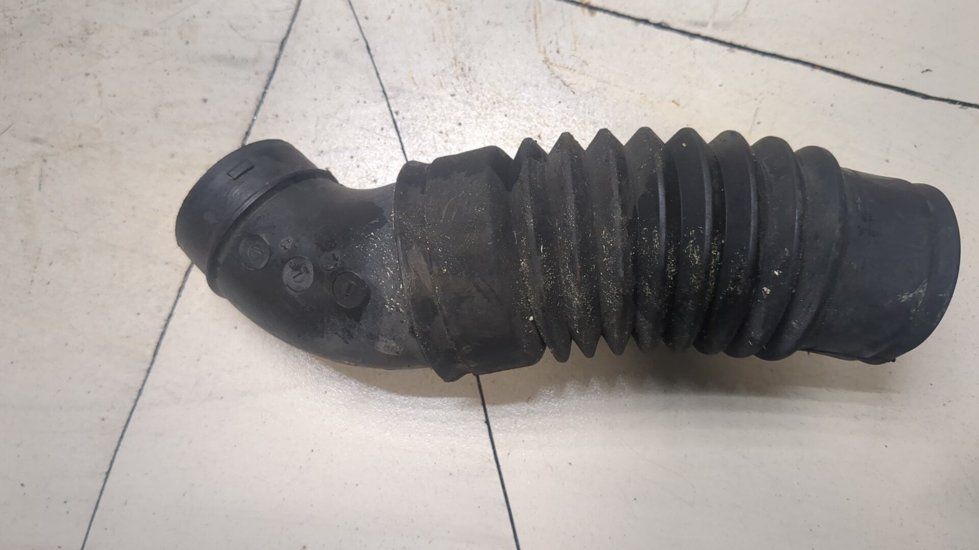 Патрубок воздушного фильтра