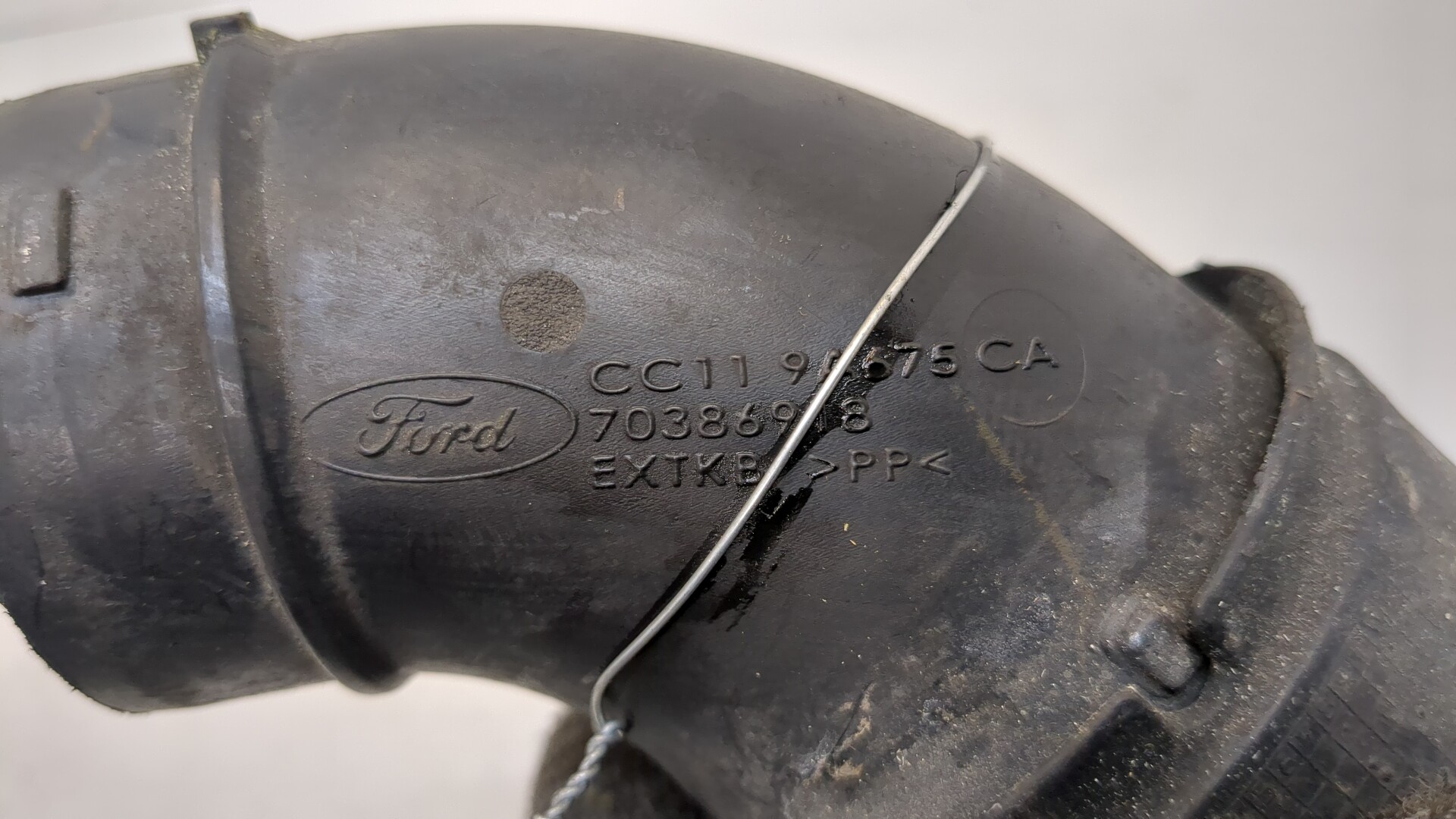 Патрубок воздушного фильтра