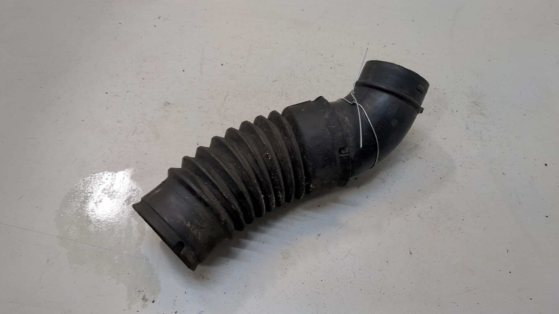 Патрубок воздушного фильтра