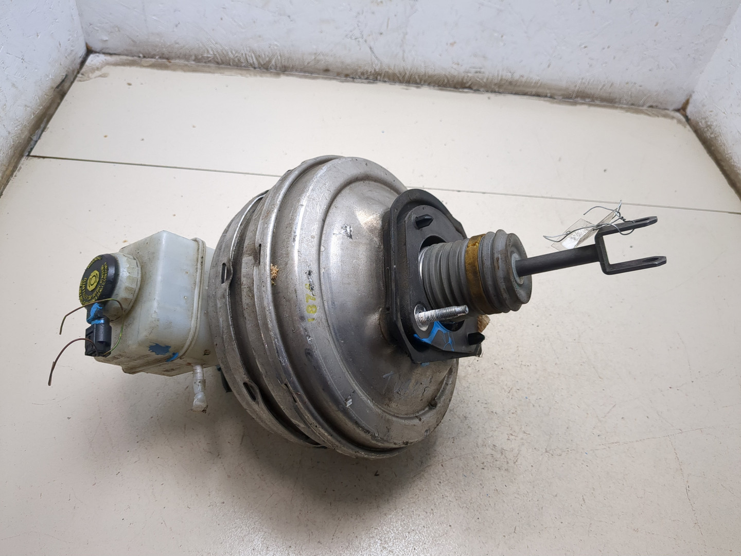 Цилиндр тормозной главный