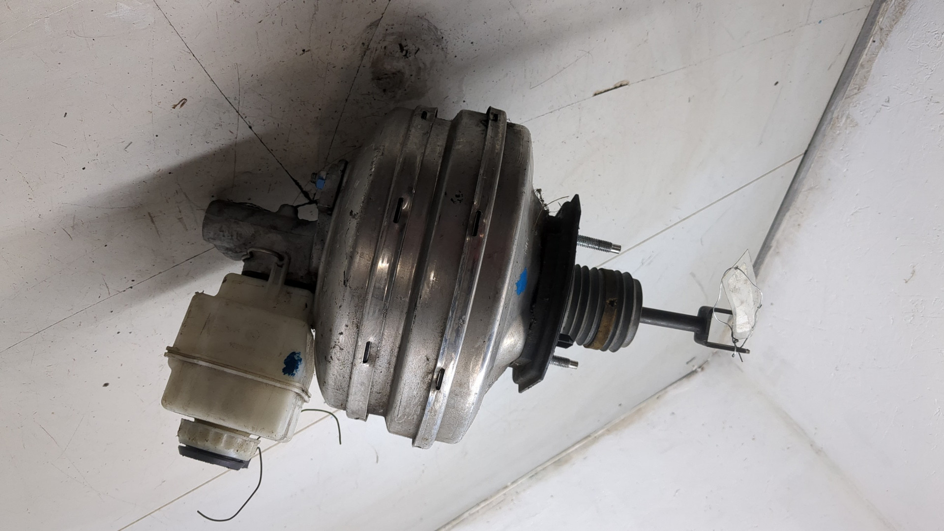 Цилиндр тормозной главный