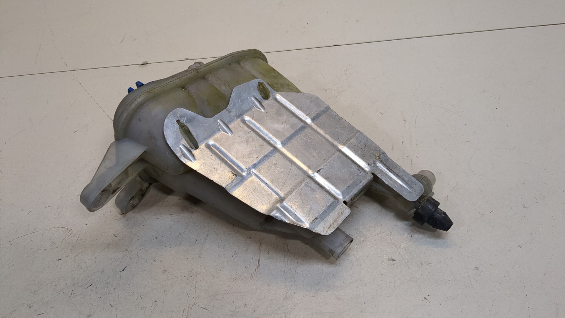 Бачок расширительный