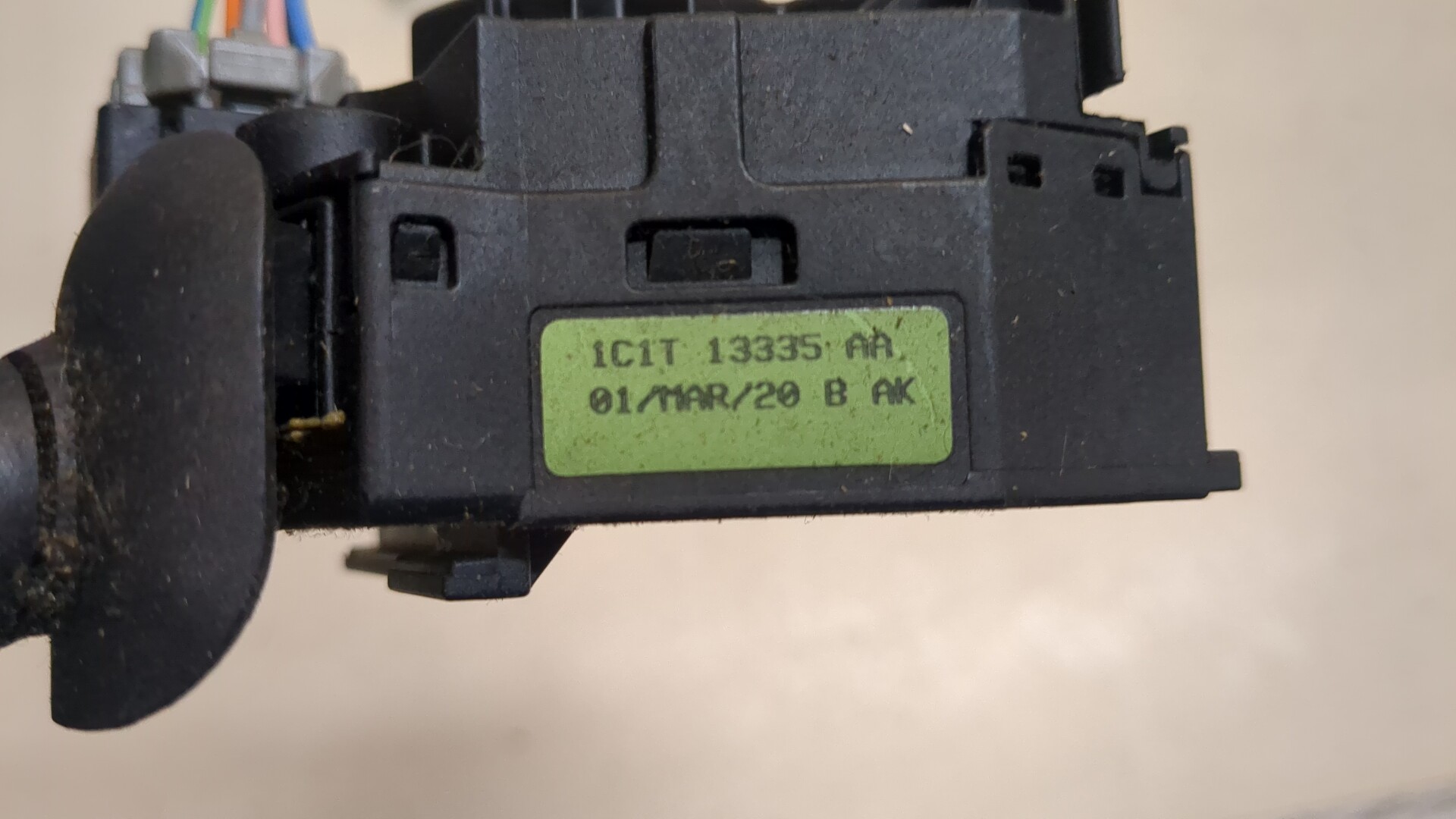 Переключатель поворотов подрулевой