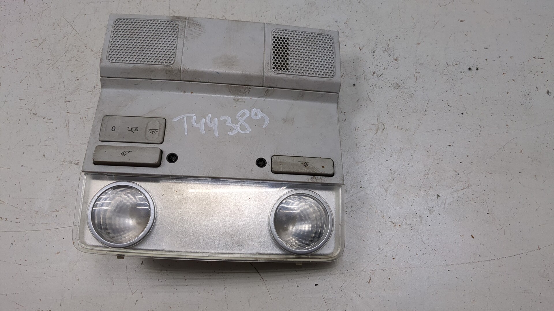 Плафон салонный