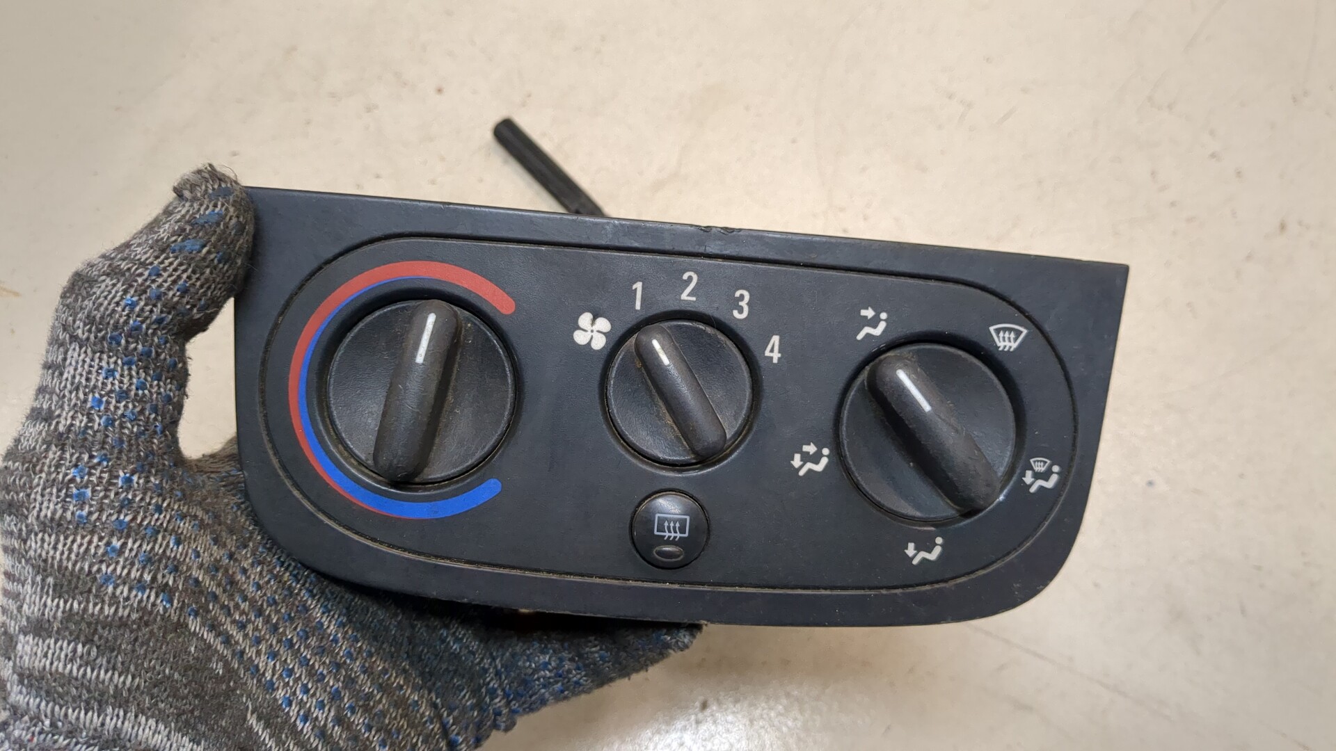 Переключатель отопителя