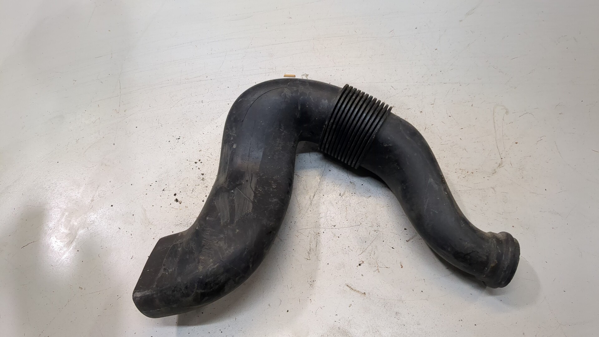 Патрубок воздушного фильтра