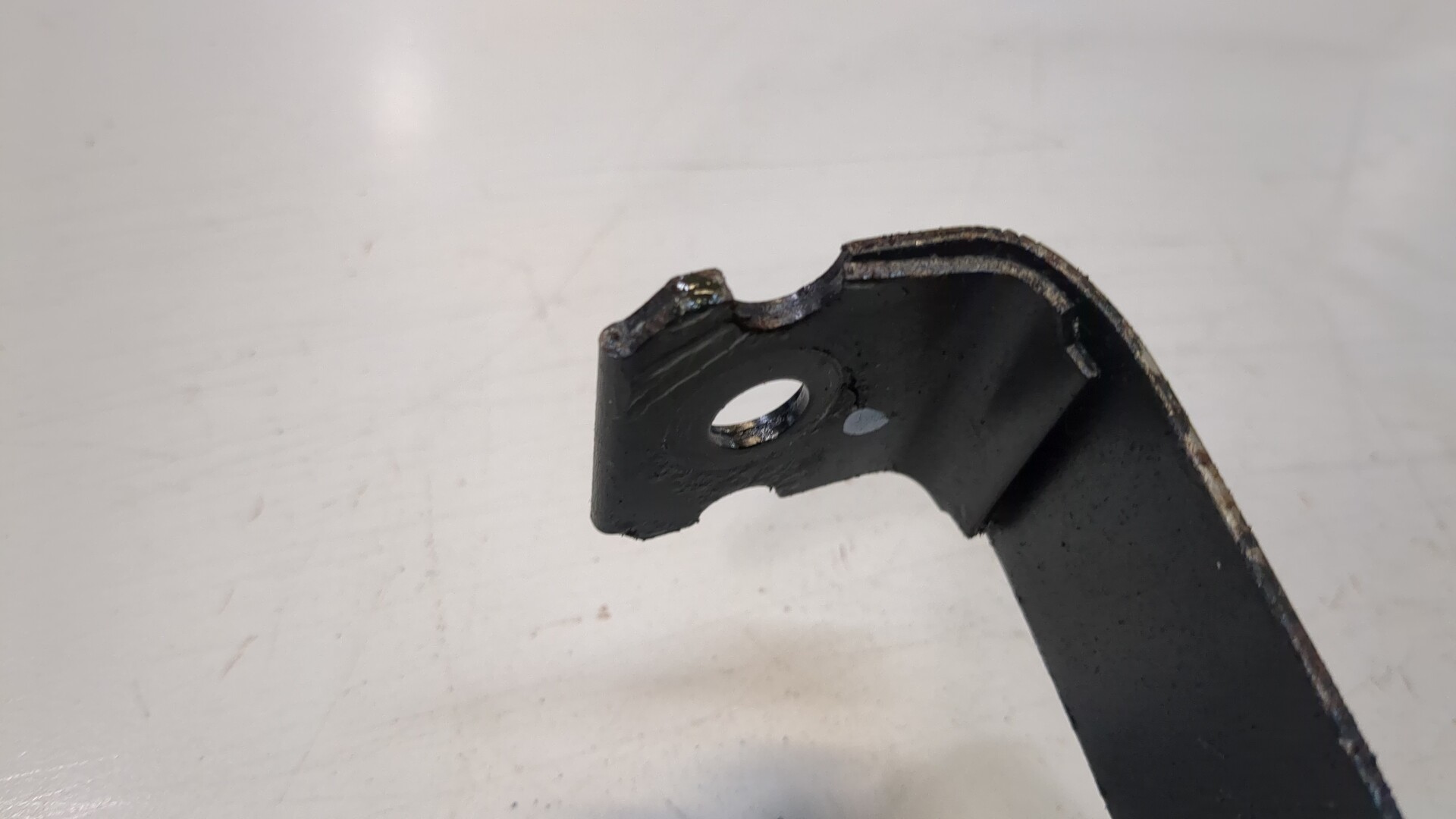 Лента крепления бензобака