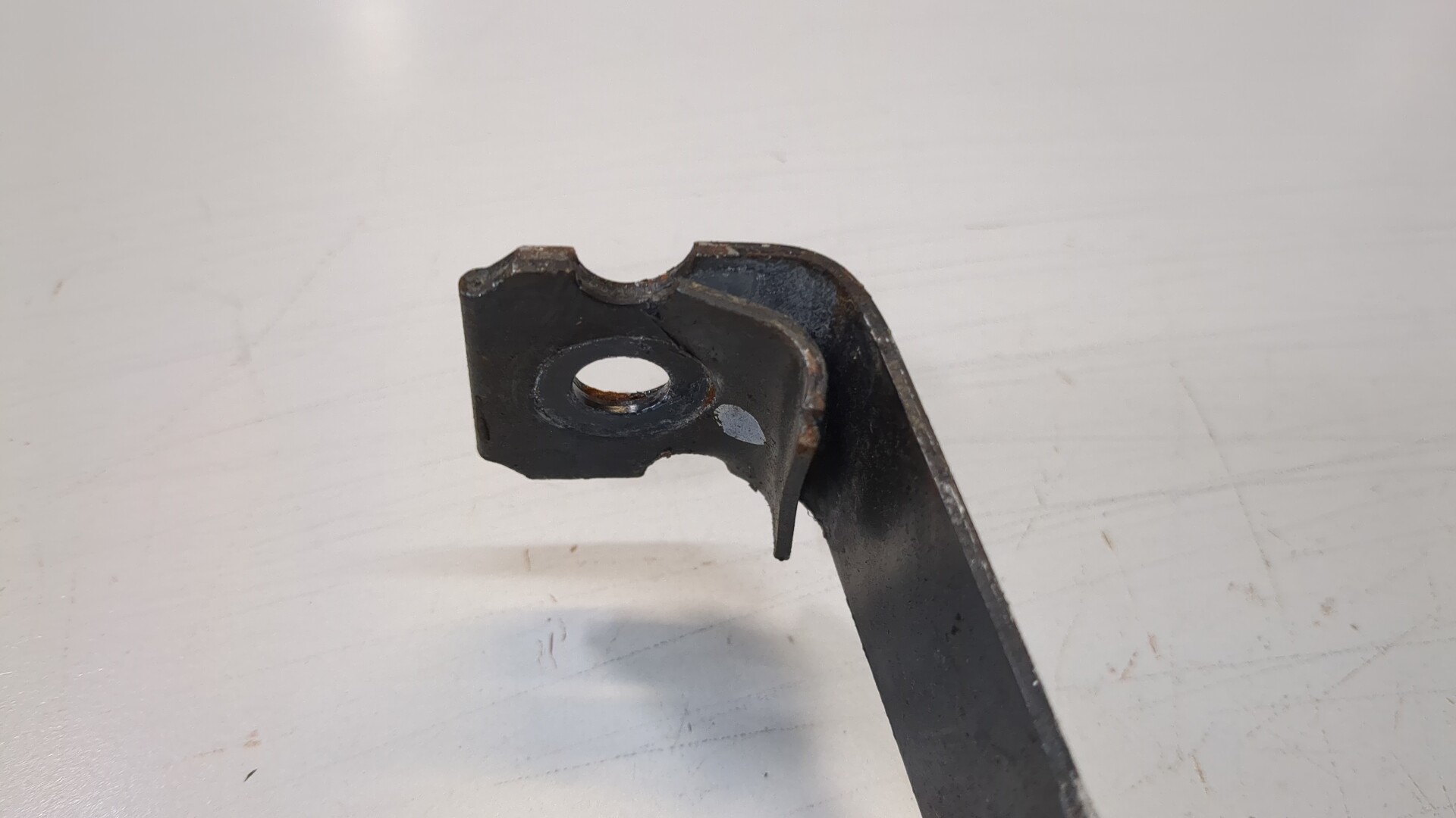 Лента крепления бензобака