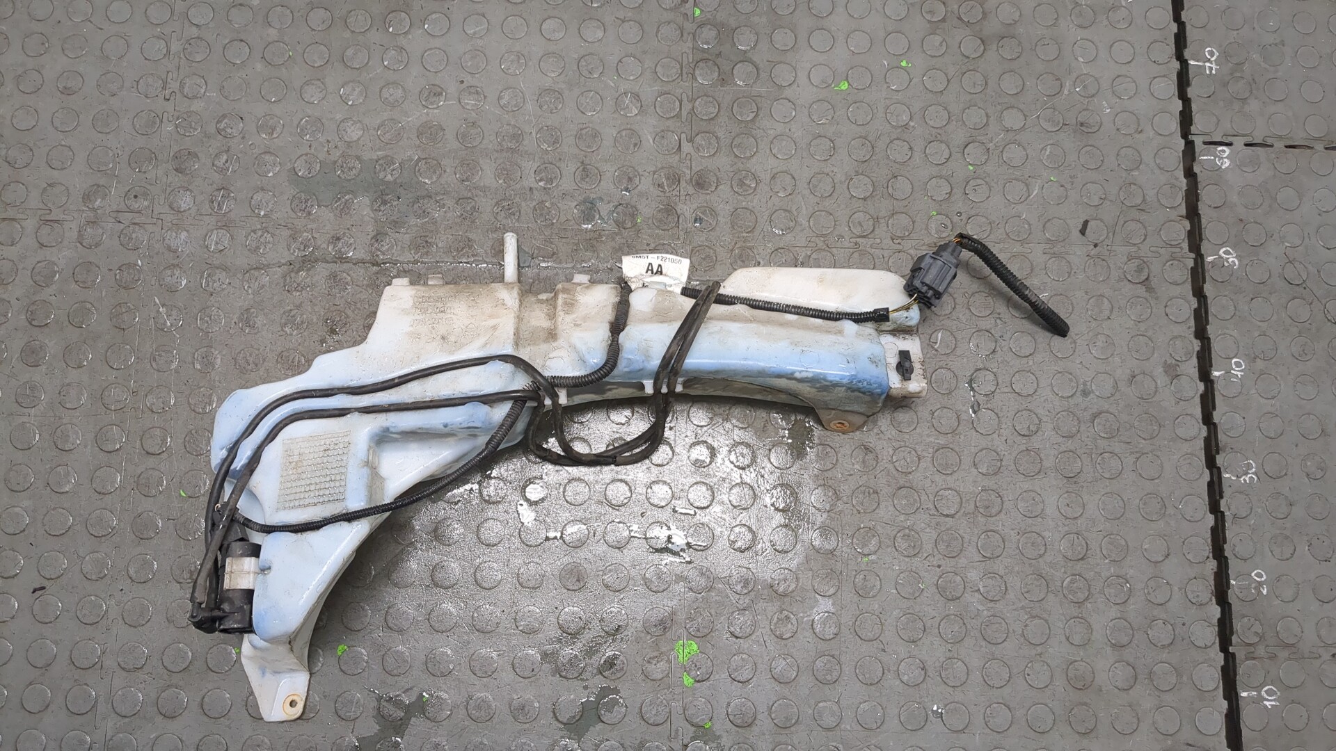 Бачок омывателя лобового стекла