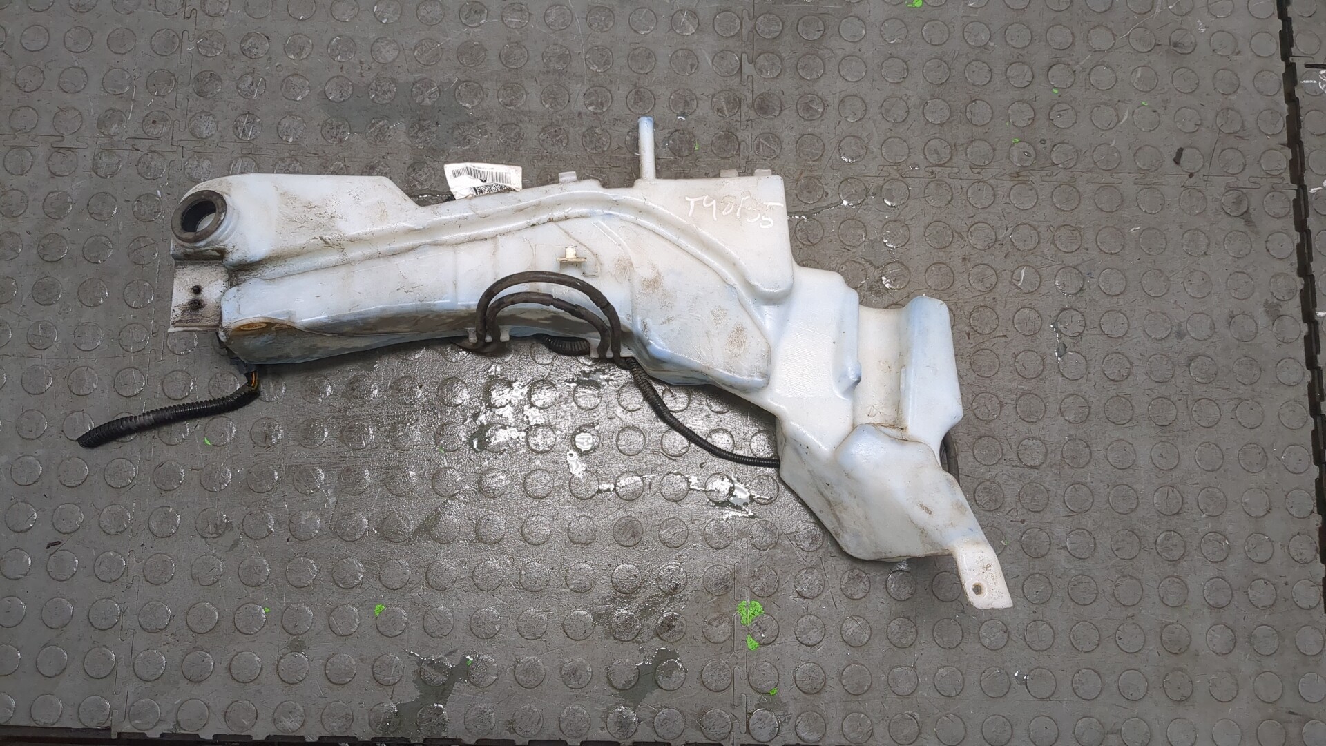 Бачок омывателя лобового стекла